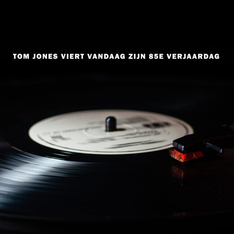 Tom Jones viert vandaag zijn 85e verjaardag