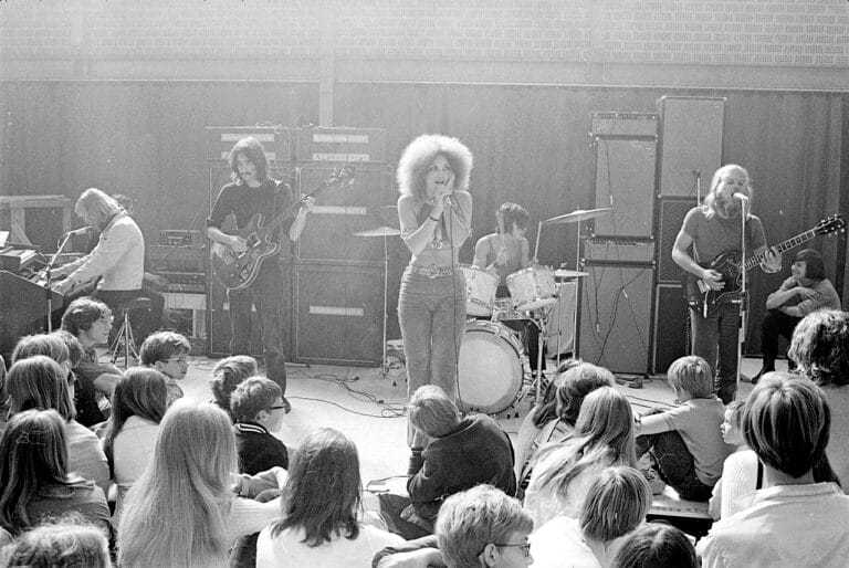 Earth & Fire tijdens een optreden in juni 1970