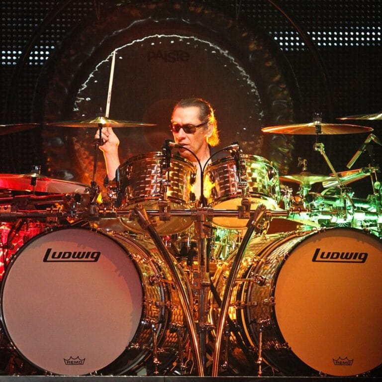 Drummer Alex Van Halen benoemd tot Ridder in de Orde van de Nederlandse Leeuw